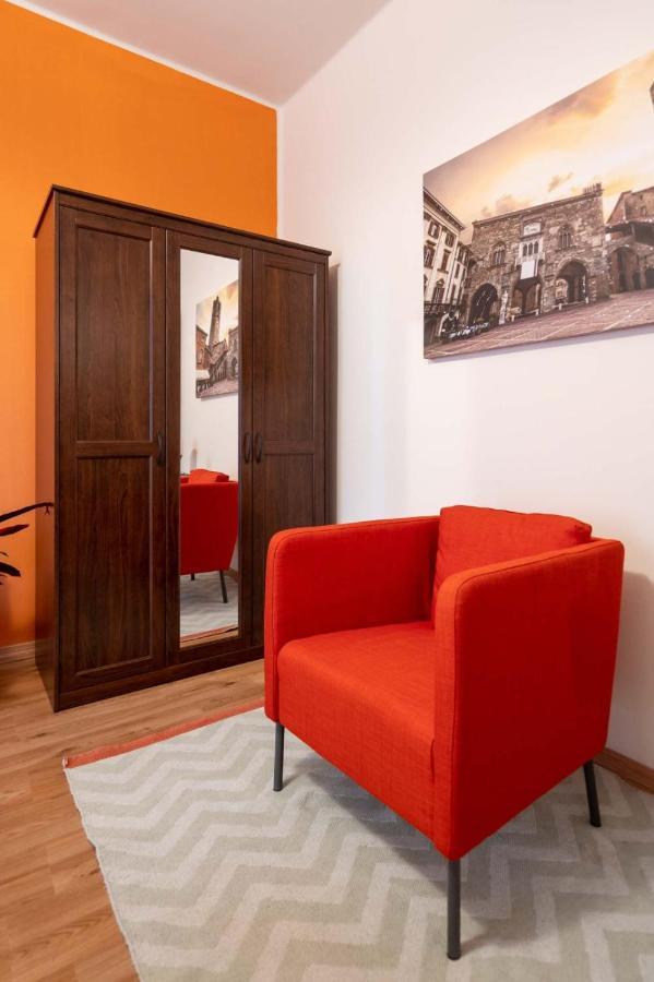 Appartamento Casa Martina- Airport Free Shuttle-H24 Bergamo Esterno foto