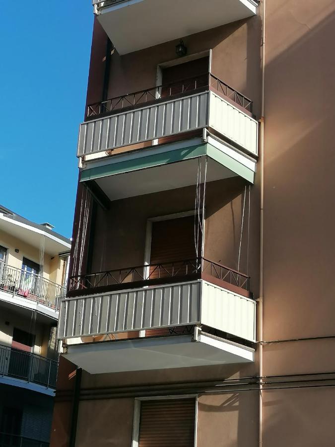 Appartamento Casa Martina- Airport Free Shuttle-H24 Bergamo Esterno foto